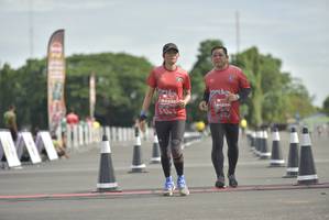 BIB: 232, 0233
                            <button type="button" onclick="openModal(4951041)" class="btn btn-primary btn-sm float-right btn-popup" data-toggle="modal" data-target=".modal-high-quality">
                        <i class="fas fa-shopping-cart"></i> Add to Cart
                    </button>
                                            <button type="button" onclick="isThisMe(4951041, true)" class="btn btn-success btn-sm float-right btn-popup btn-isme hidden" data-toggle="tooltip" data-placement="bottom" title="นี่คือรูปของคุณใช่ไหม คลิกที่นี่เพื่อเอาเข้าอัลบั้ม">
                        <i class="fas fa-plus"></i> Add to album
                    </button>
                    <button type="button" onclick="isThisMe(4951041, false)" class="btn btn-warning btn-sm float-right btn-popup btn-isnotme hidden">
                        <i class="fas fa-ban"></i> Remove from album
                    </button>